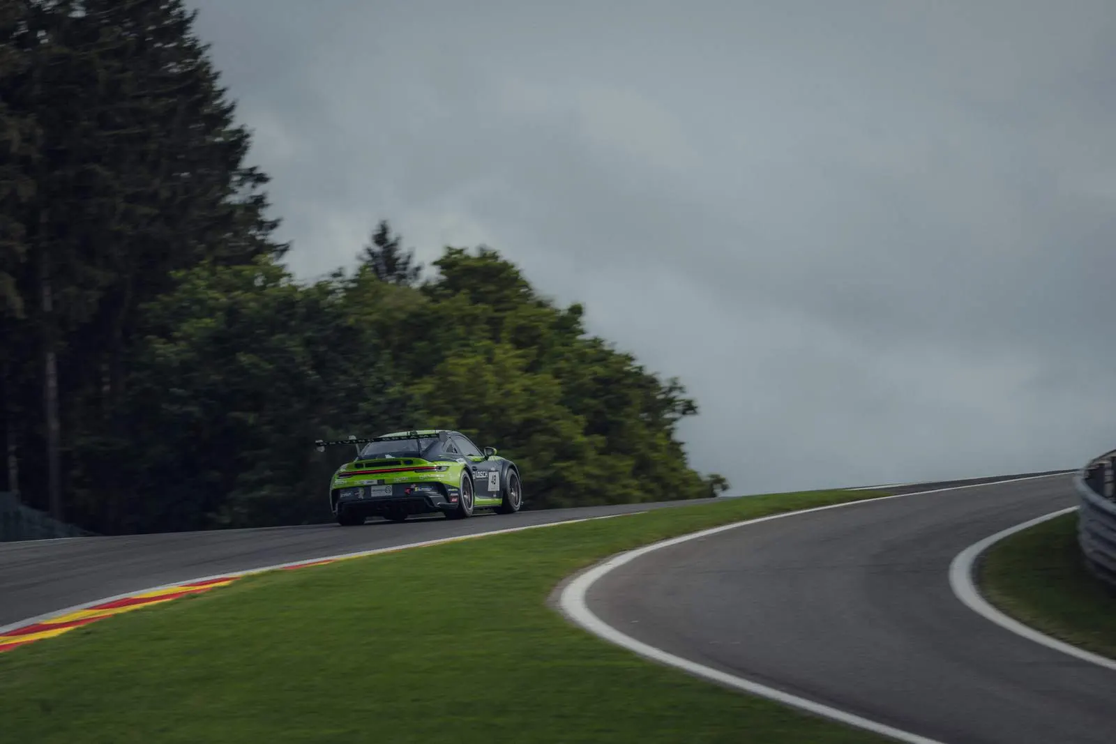 Einzelbild ohne Beschreibung in einer Bildergalerie